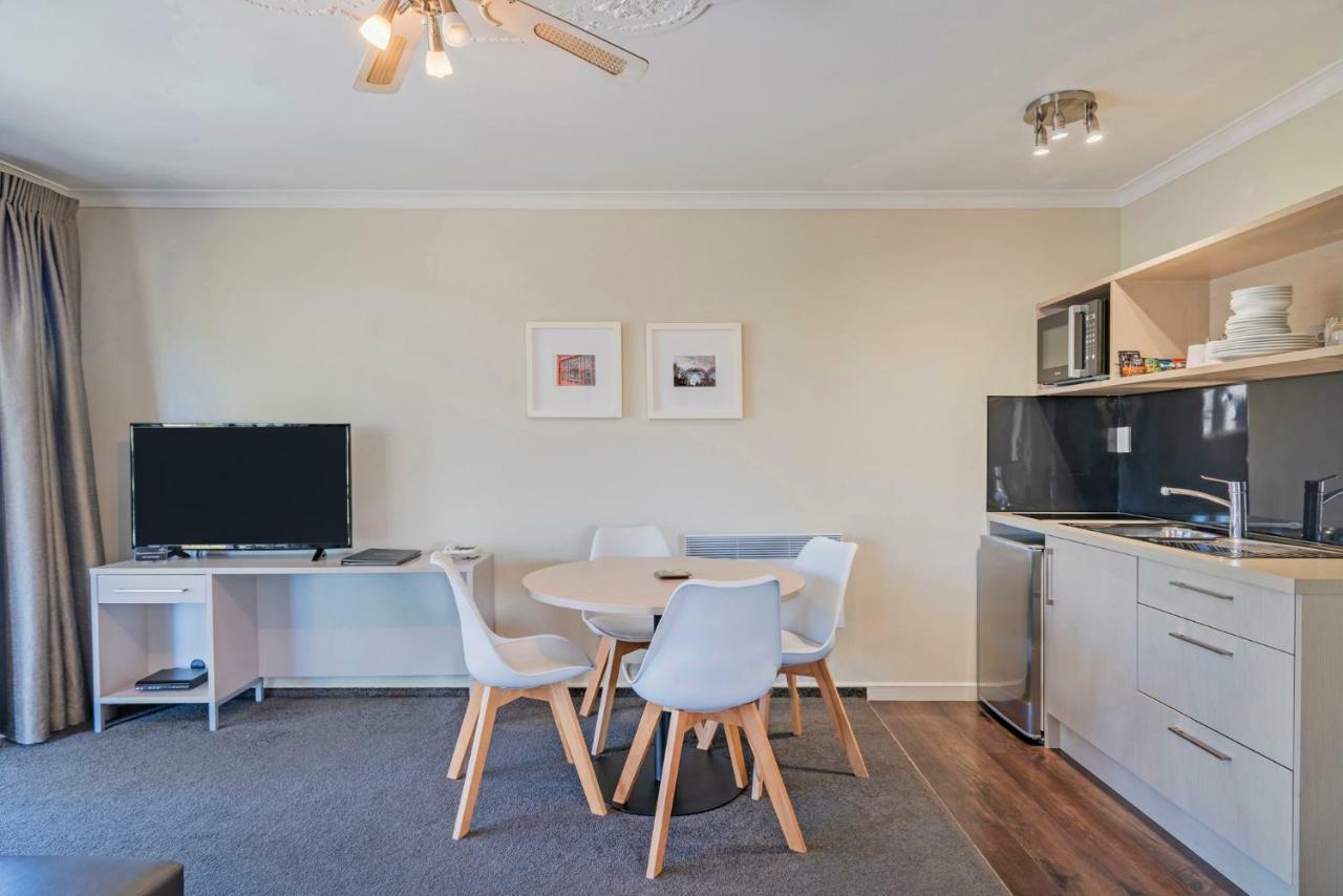 Motel Silver Fern & 5*